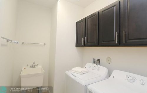 10491 Waterway Ln, Fort Pierce FL  34987-2521 exterior