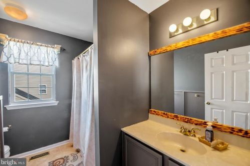 205 Beech Ln, Swedesboro NJ  08085-4033 exterior