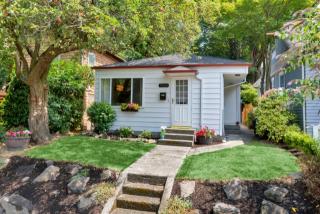 7024 15th Ave, Seattle, WA 98117-5501