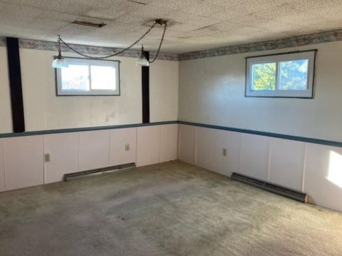 756 Blackhawk Rd, Beaver Falls PA 15010-1513 exterior