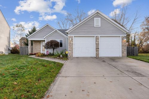 325 Straw Ct, Pataskala, OH 43062-7357