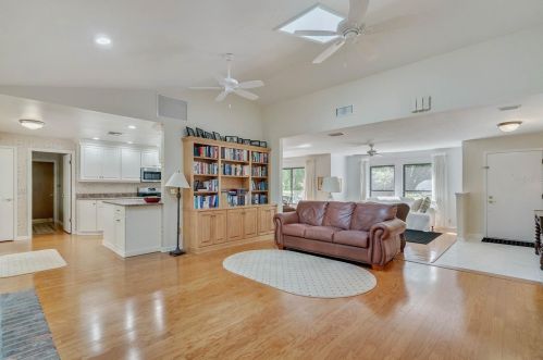 935 Versailles Cir, Maitland FL  32751-4565 exterior