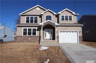 3011 Brower Ave, Rockville Centre, NY 11572-4409