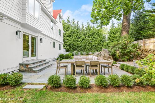 14 Tyler Ln, Riverside CT  06878-1815 exterior