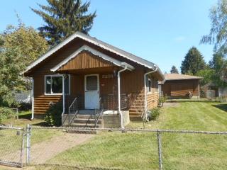 8209 B St, Tacoma, WA 98404-1032