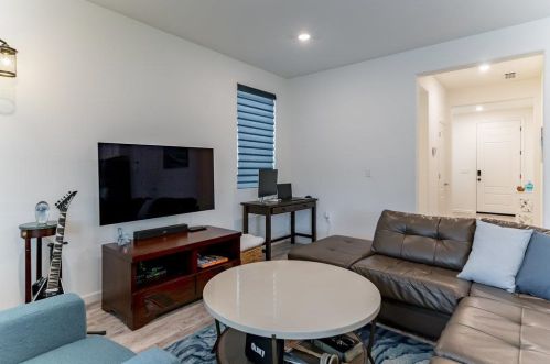 580 Gabriele Ct, Hollister CA  95023-3478 exterior