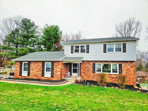 76 Hillcrest Dr, Macungie, PA 18062-1606