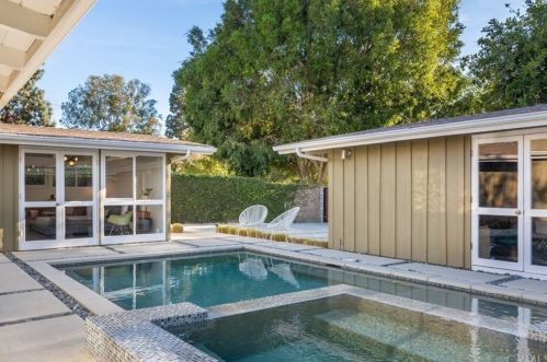 3014 Shipway Ave, Long Beach CA  90808-4327 exterior