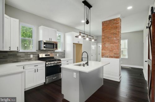 210 Market St, Gloucester NJ  08030-1907 exterior