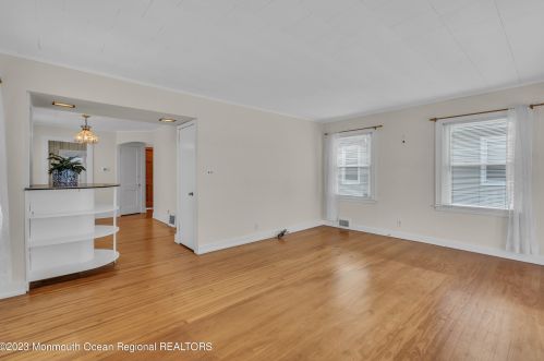 1604 Maplewood Rd, Belmar NJ 07719-3151 exterior