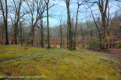 43 Western Reach, Tinton Falls, NJ 07701-5440