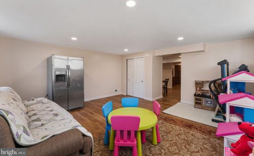 21 Clamer Ave, Collegeville PA  19426-2303 exterior