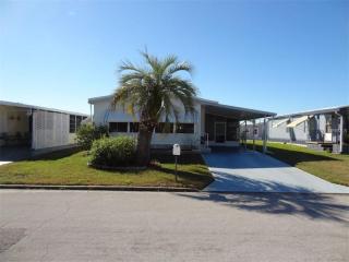 7400 Cascade Dr, Port Richey, FL 34667-2261