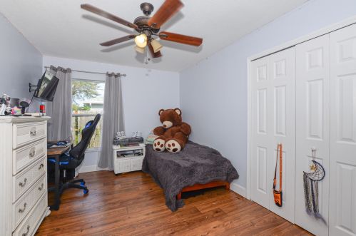 325 Gulfstream Ave, Fort Pierce FL 34983-1219 exterior