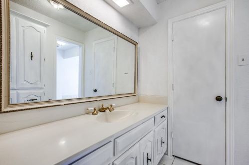 13022 Fall Manor Dr, Dallas TX  75243-2426 exterior