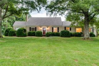 1039 Union St, Shelbyville, TN 37160-2139