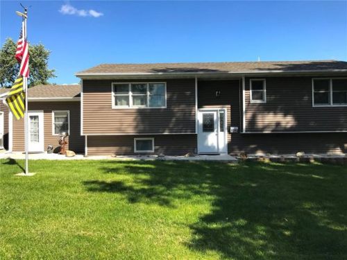 1313 19th St, Eldora, IA 50627-1159