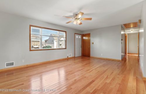 101 Monterey Dr, Bricktown NJ  08723-7010 exterior