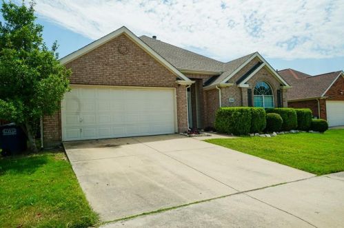 1044 Southfork Dr, Oak Point TX  75068-5961 exterior