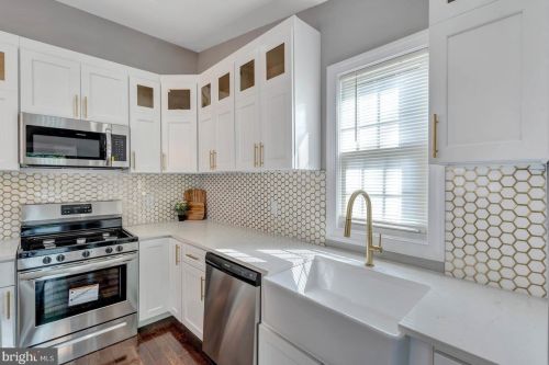 320 Maple Ave, Camden NJ  08109-2622 exterior