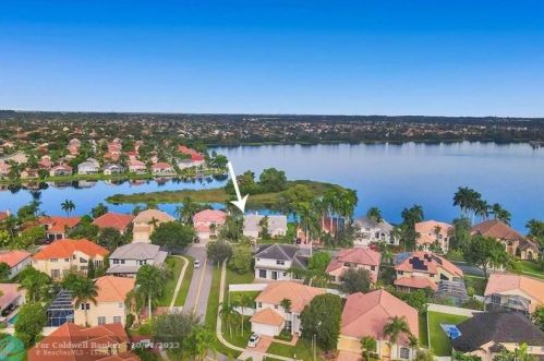1202 180th Ave, Hollywood, FL 33029-3171