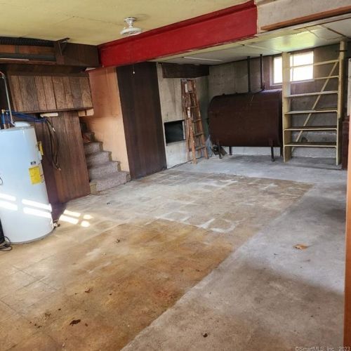 16 Eastwood Rd, Groton CT  06340-6011 exterior