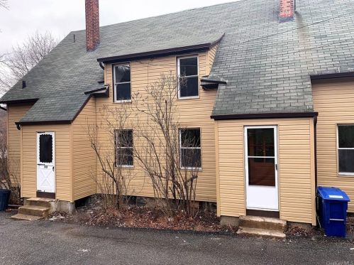 10 Sparten Pl, Tuxedo Park, NY 10987-4437