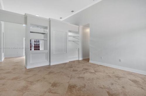 7090 5th Ave, Hialeah FL  33014-4952 exterior