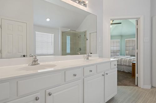 4216 Sharondale Dr, Lewisville TX  75022-0958 exterior