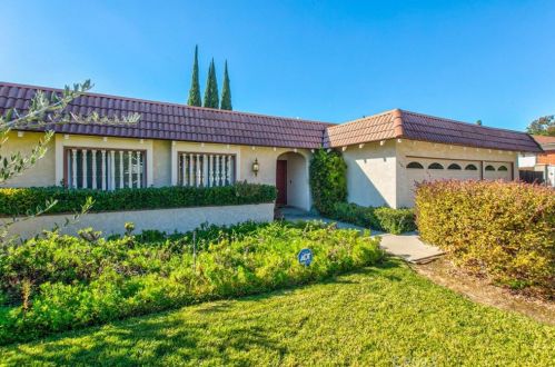 1361 Carol St, La Habra, CA 90631-2721