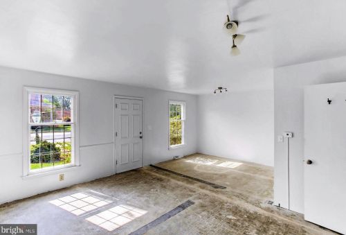 822 Broadway, Hanover PA  17331-2015 exterior