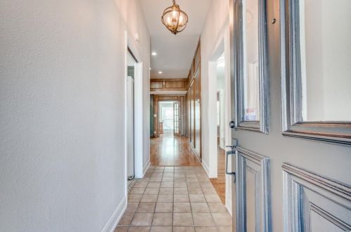 6708 Park Dr, Fort Worth, TX 76182-7666