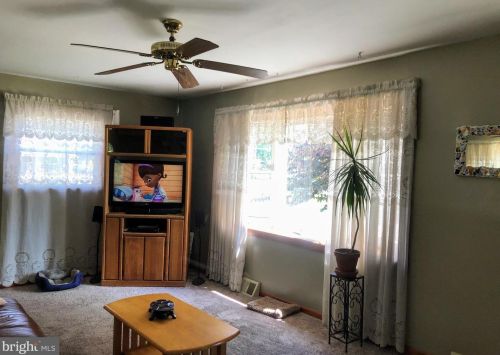 117 Hessian Ave, West Deptford, NJ 08063-1550