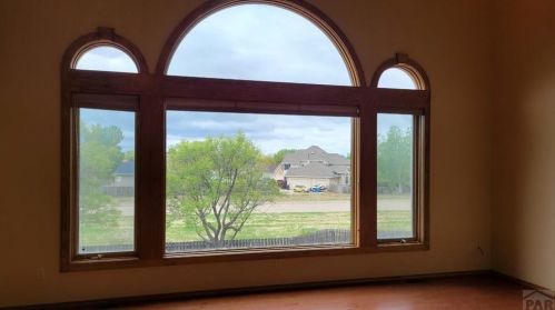 40 Heather Ct, Pueblo, CO 81001-1057