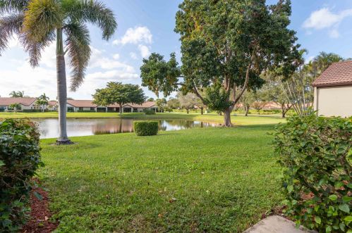 8450 Mooring Cir, Boynton Beach, FL 33472-2342