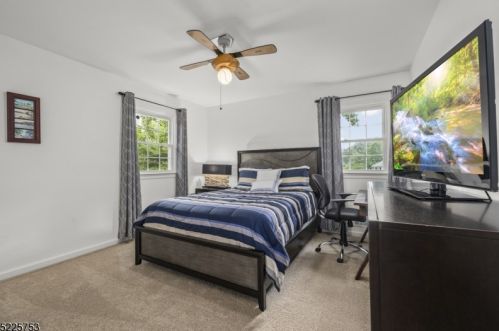 90 Sun Vly Way, Greystone Park NJ 07950-1913 exterior