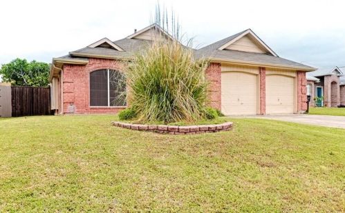 821 Ingleside Dr, Plano TX  75075-2576 exterior