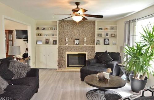 34 Friar Rd, Greystone Park, NJ 07950-3054
