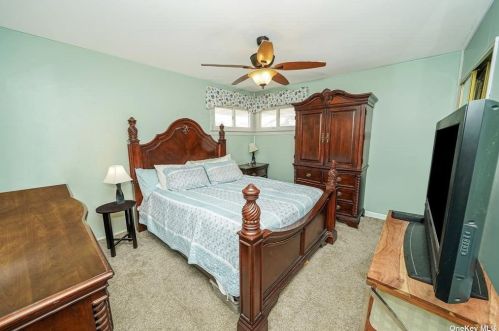 452 Outlook Ave, Babylon NY  11704-4312 exterior