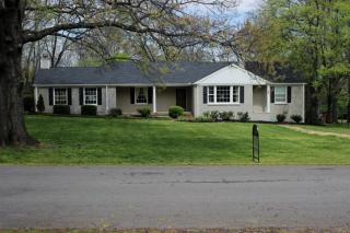 6230 Vosswood Dr, Nashville, TN 37205-3116