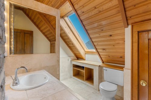 3000 Murray Ave, Milwaukee WI 53211-3205 exterior