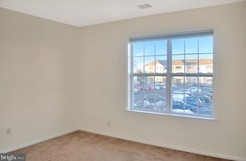 921 Timberlake Dr, Trenton, NJ 08618-1472