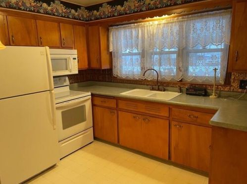 7714 35 Ave, Kenosha WI 53142-3940 exterior