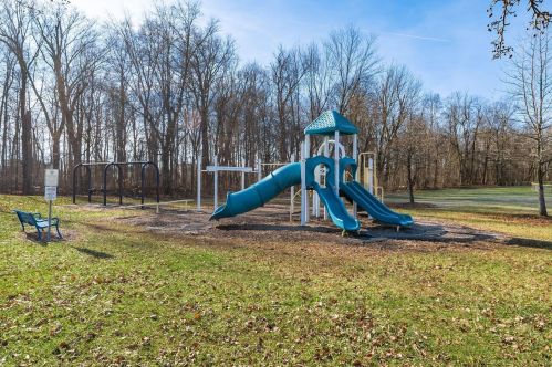 312 Isaac Tharp St, Pataskala OH 43062 exterior