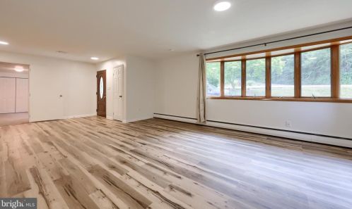 3450 Fishing Crk Vly Rd, Harrisburg PA 17112-9627 exterior