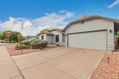 6156 Del Rio St, Chandler, AZ 85226-1705