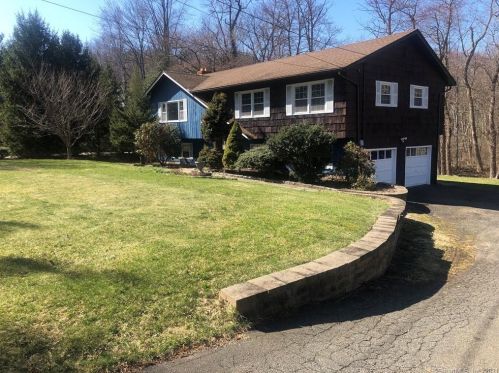 66 North St, Bridgeport, CT 06611-5121
