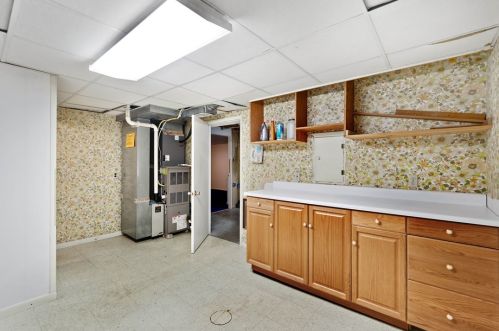 1 Royal Oaks Dr, North Charleroi PA  15022-3329 exterior