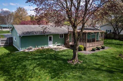 12 Redwood Dr, Greenville PA  16125-1130 exterior