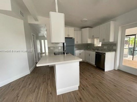 208 Southern Ave, Fort Pierce FL  34950-5433 exterior